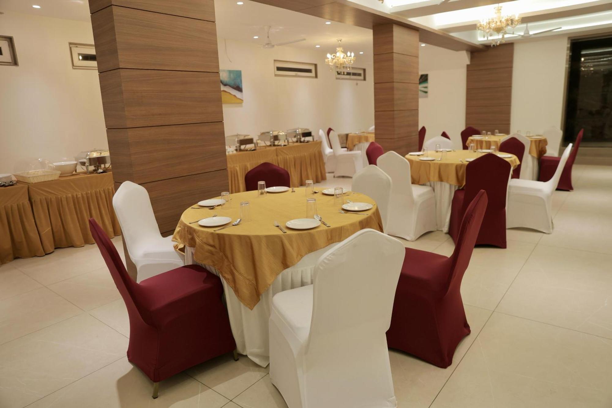Hotel Carnival Parbhani Exterior foto