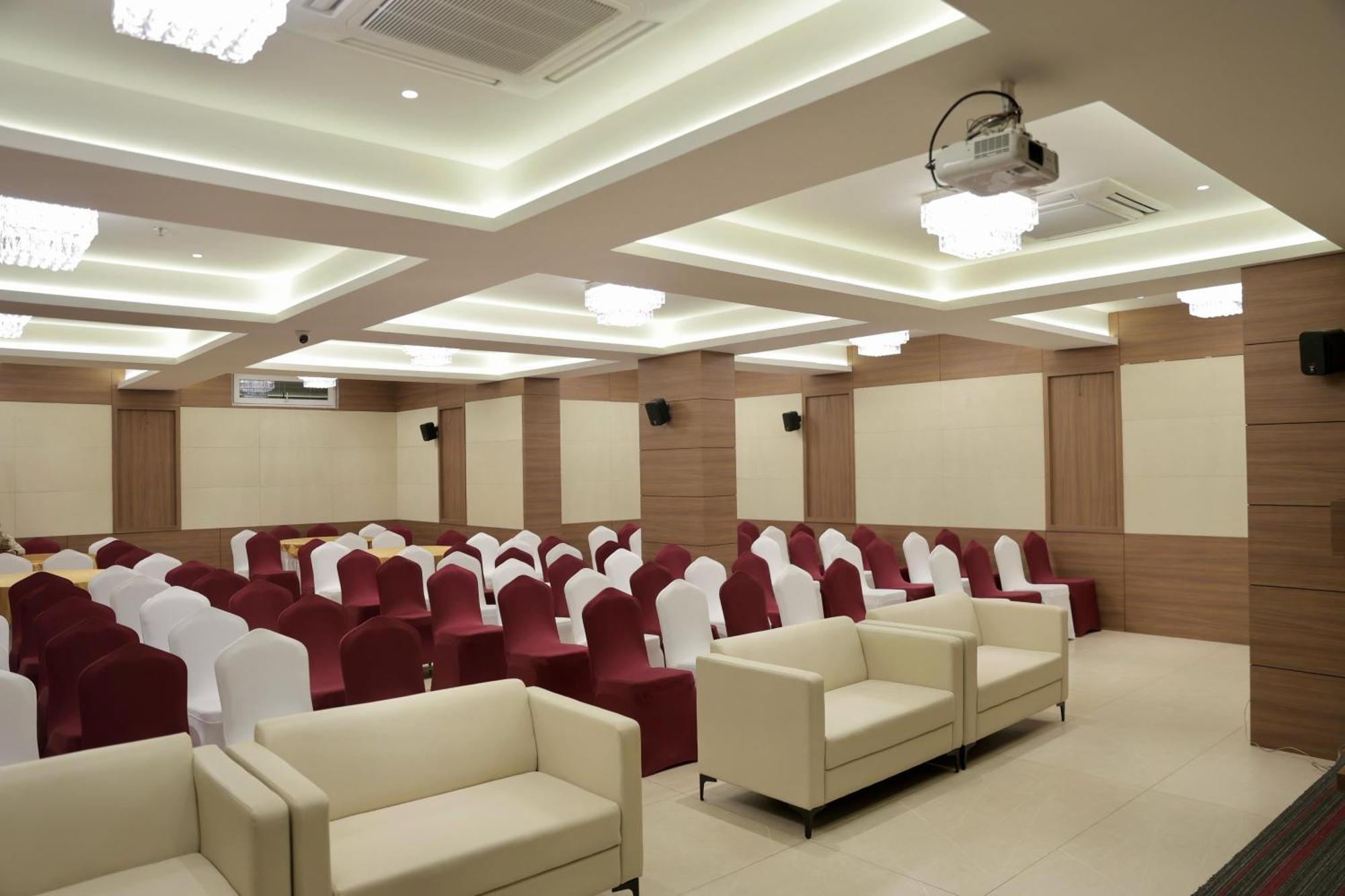 Hotel Carnival Parbhani Exterior foto
