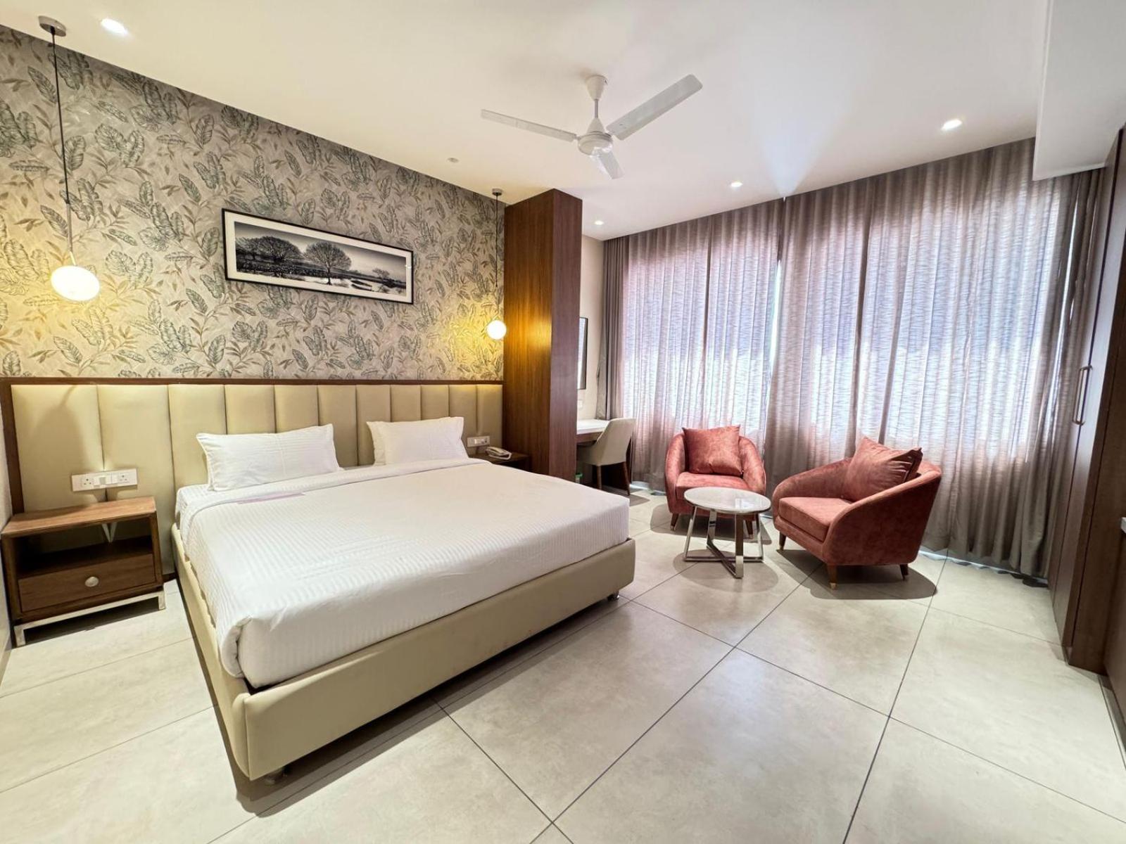 Hotel Carnival Parbhani Exterior foto